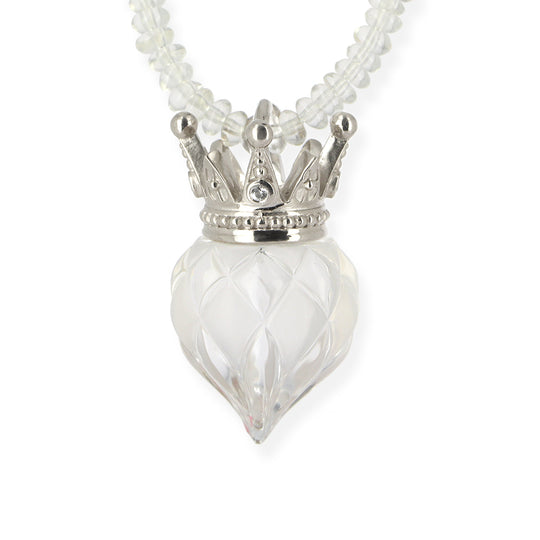 Herrlicher Kronenzapfen aus handgeschliffenem Bergkristall mit 585 Weißgoldkrone inklusive Bergkristallkette in der Länge 80 cm - EINZELSTÜCK