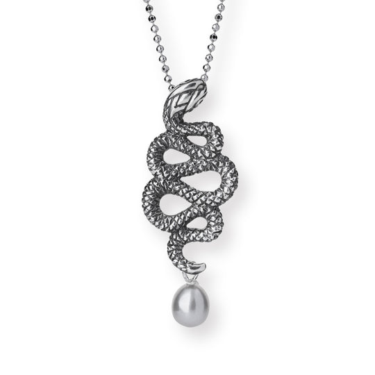 Kleiner Anhänger Schlange mit Onyx und Süßwasserperle grau