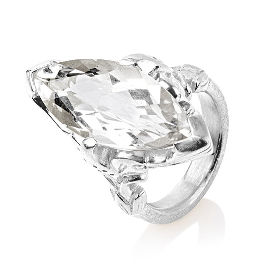 La Belle Epoque großer Ring mit Bergkristallnavette