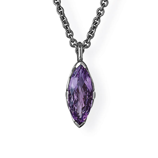 La Belle Epoque großer Anhänger mit Clipschlaufe und Amethystnavette