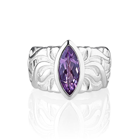 La Belle Epoque mittlerer Bandring mit Jugendstilornament und Amethystnavette