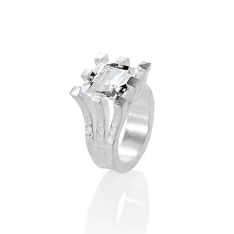 Burgen kleiner Ring mit Bergkristall