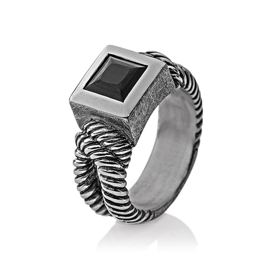 Heimathafen kleiner Bandring in Taustruktur mit facettiertem Onyx