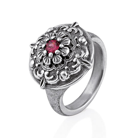Queen Lisbeth kleiner Ornament Ring mit facettiertem Rhodolith
