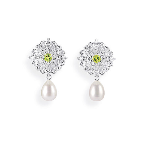 Queen Lisbeth große Ornament Clipohrstecker mit Peridot und Süßwasserperle