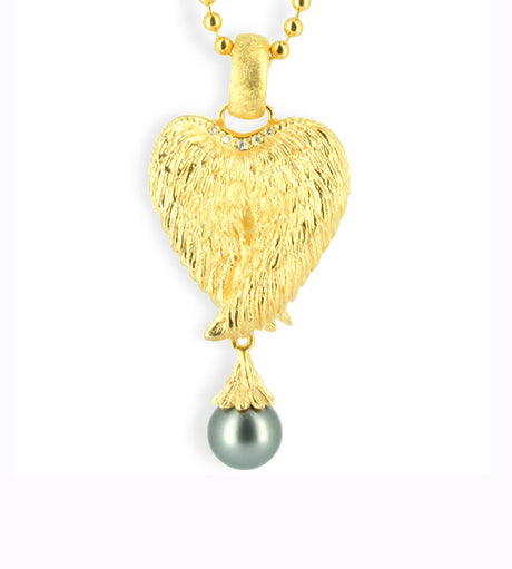 Angel by heart mittlerer Flügel Anhänger mit Bergkristallpavée und Tahitiperle