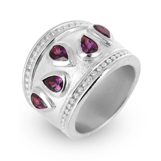 Chandaliery Ring mit Rhodolithtropfen