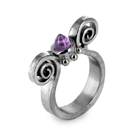Eiserne Jungfrau kleiner Ring mit Amethyst Kegel