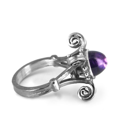 Eiserne Jungfrau mittlerer Ring mit Amethyst Kegel