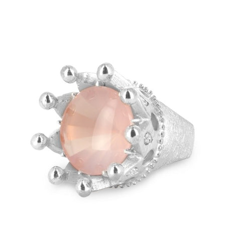 Schneewittchen großer Ring mit facettierem Rosenquarz Cabochon in Kronenfassung