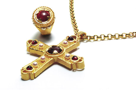 Papst Pius großer Kreuz Anhänger mit Granat und Süßwasserperle