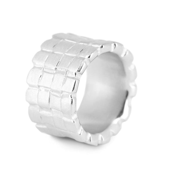 Flechtwerk großer Bandring