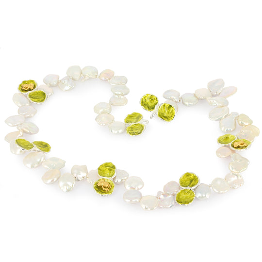 Frühlingsgefühle, kleines Collier mit Keshiperlen mit Fröschen & Blättern Länge 50 cm