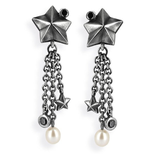 Sternenglanz & Schattentanz, große Stern Clipohrstecker mit Onyx, Süßwasserperle und Ketten.