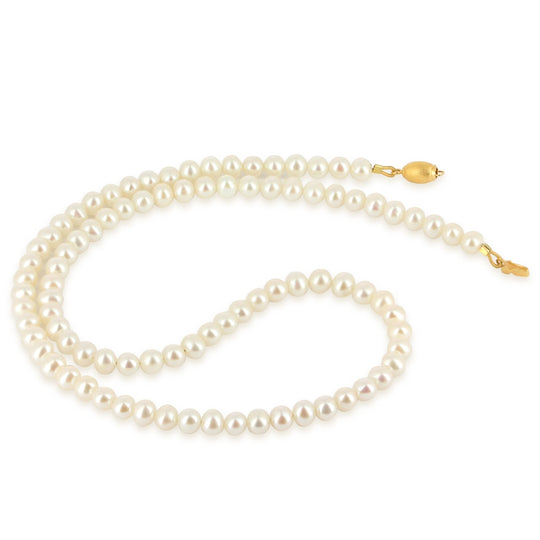 Klassische Süßwasserzuchtperlen Kette mit Tonnenschloss aus Silber goldplattiert. Länge 45 cm. Perlen 5,5-6 mm.